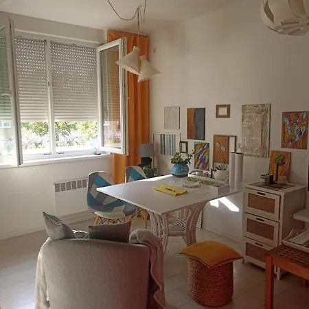 Amelia Apartment